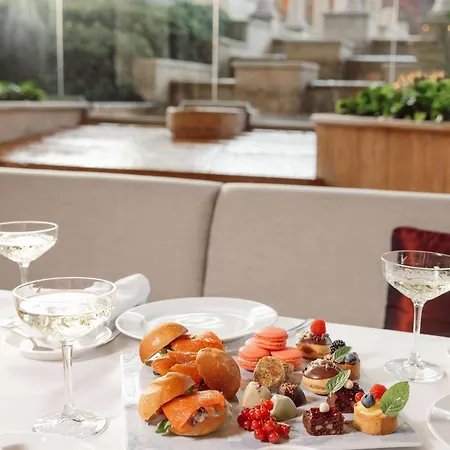 Hotell Grand Hyatt 5*