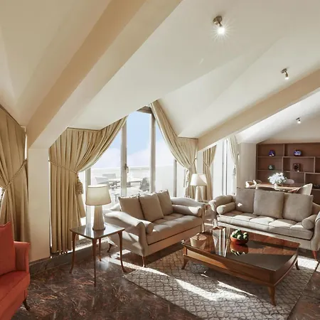 Grand Hyatt Hotel 5*