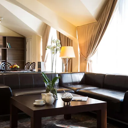 Grand Hyatt Hotel 5*